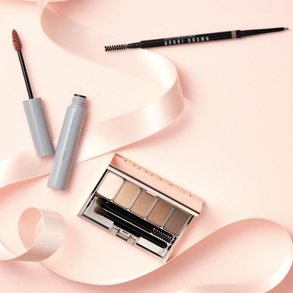 トレンドはふんわり立体眉！　プロも注目の“アイブロウ”アイテム3選