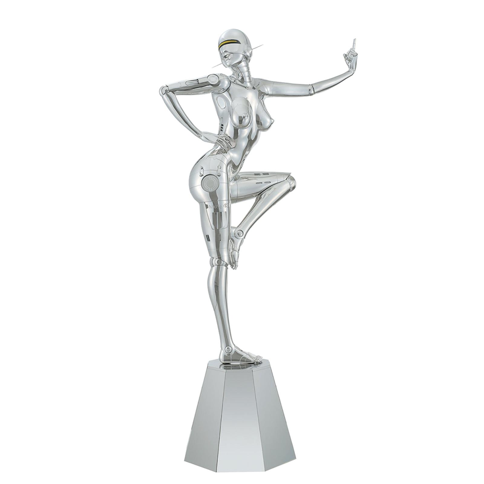 異端かつ時代の寵児、SORAYAMAが極めた光の写実表現。空山基の大回顧展