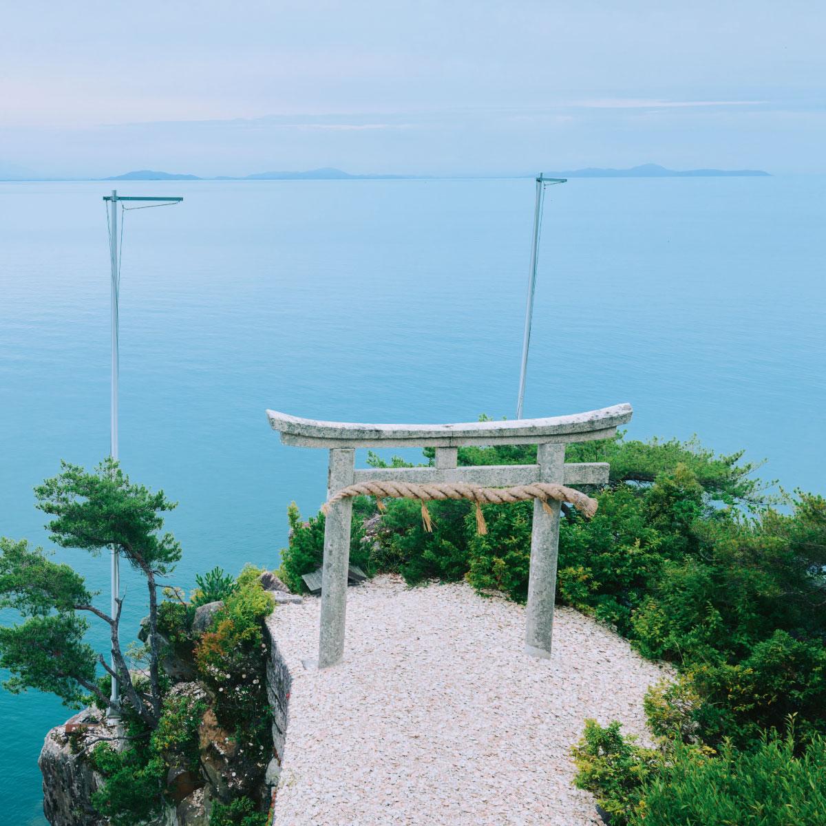 滋賀・雄大な琵琶湖の恵みに触れる。竹生島詣と城下町・長浜街さんぽ
