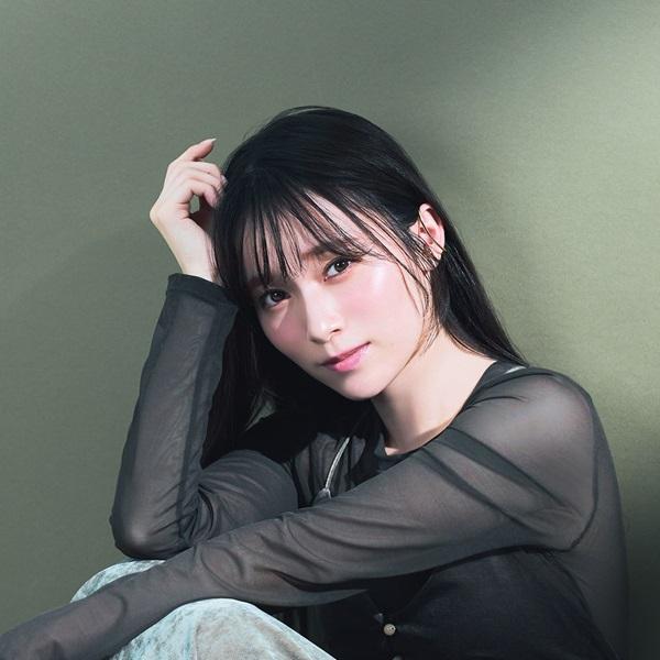 櫻坂46・守屋麗奈「リップって、メイクをいちばん簡単に変えられるアイテム」 今秋注目している色は?