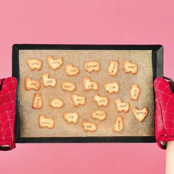 かわいいが大渋滞! 国民的お菓子〈たべっ子どうぶつ〉の世界