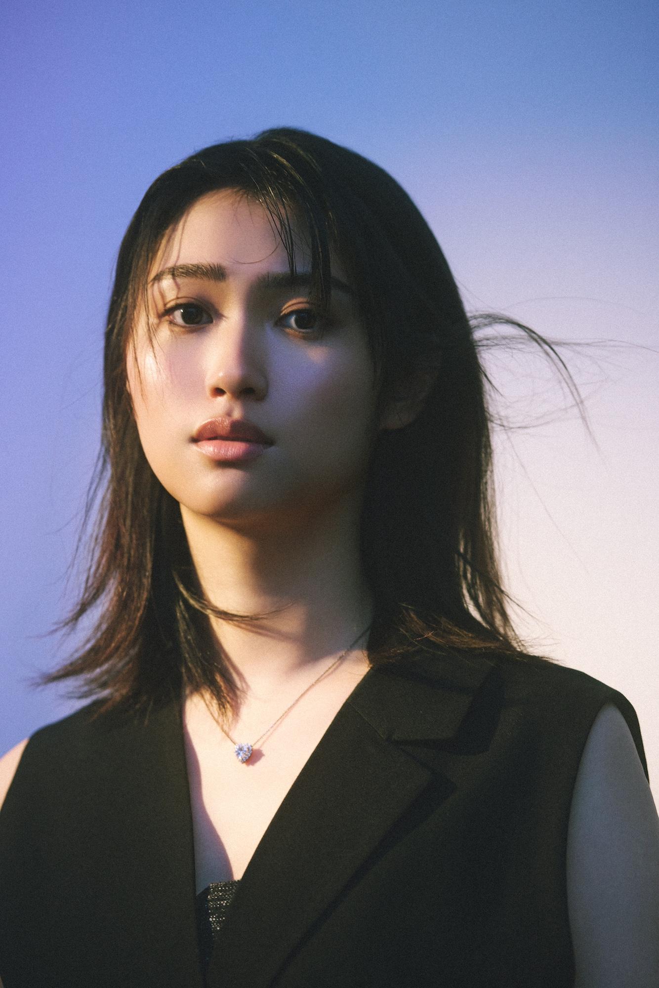 Netflixリアリティシリーズ『オフライン ラブ』のトウコさん、プロの「引き算メイク」で変身!「セルフメイクとは逆で、びっくりしました」