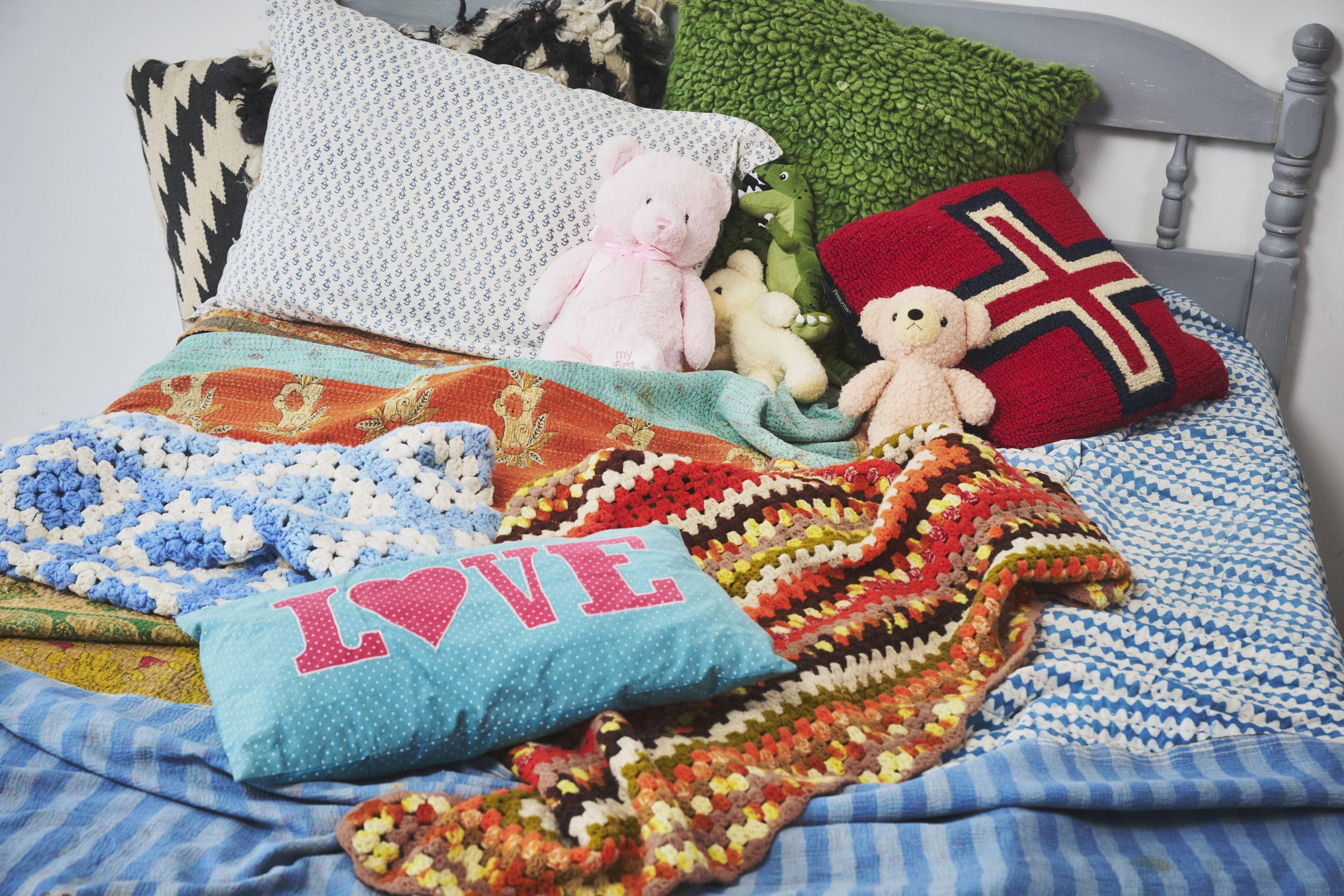 【COVER STORY】デビューからの年=実年齢!? 普段は見られない“5歳”な3人に注目!