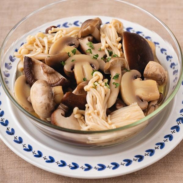 風味アップも保存も叶う! “冷凍きのこ”をおいしく食べるための簡単レシピ