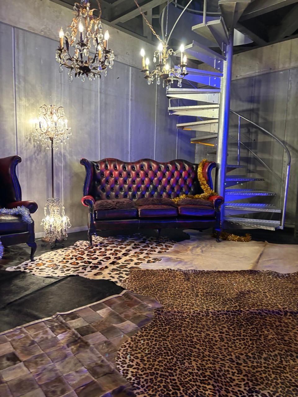 【COVER STORY】エンタメ界のトップランナー! timeleszのゴージャスフォトシューティング。