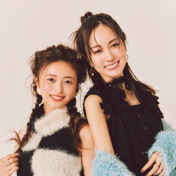 乃木坂46・賀喜遥香 × 井上和|令和の景色にも溶け込む20世紀キラキラファッション