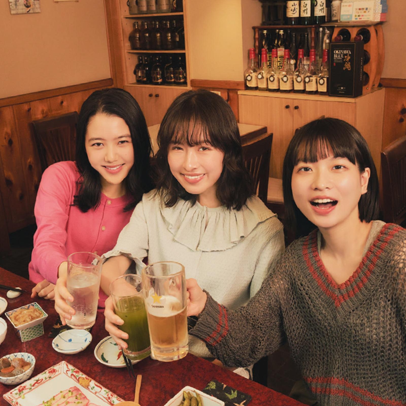 『あの卓が気になる』に出演の女子3人が恋愛をテーマに真剣トーク!